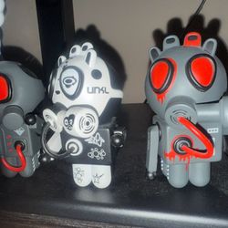 VINYLE FIGURES- Artist Rendition- The WHITE/BLK IS FUTURA