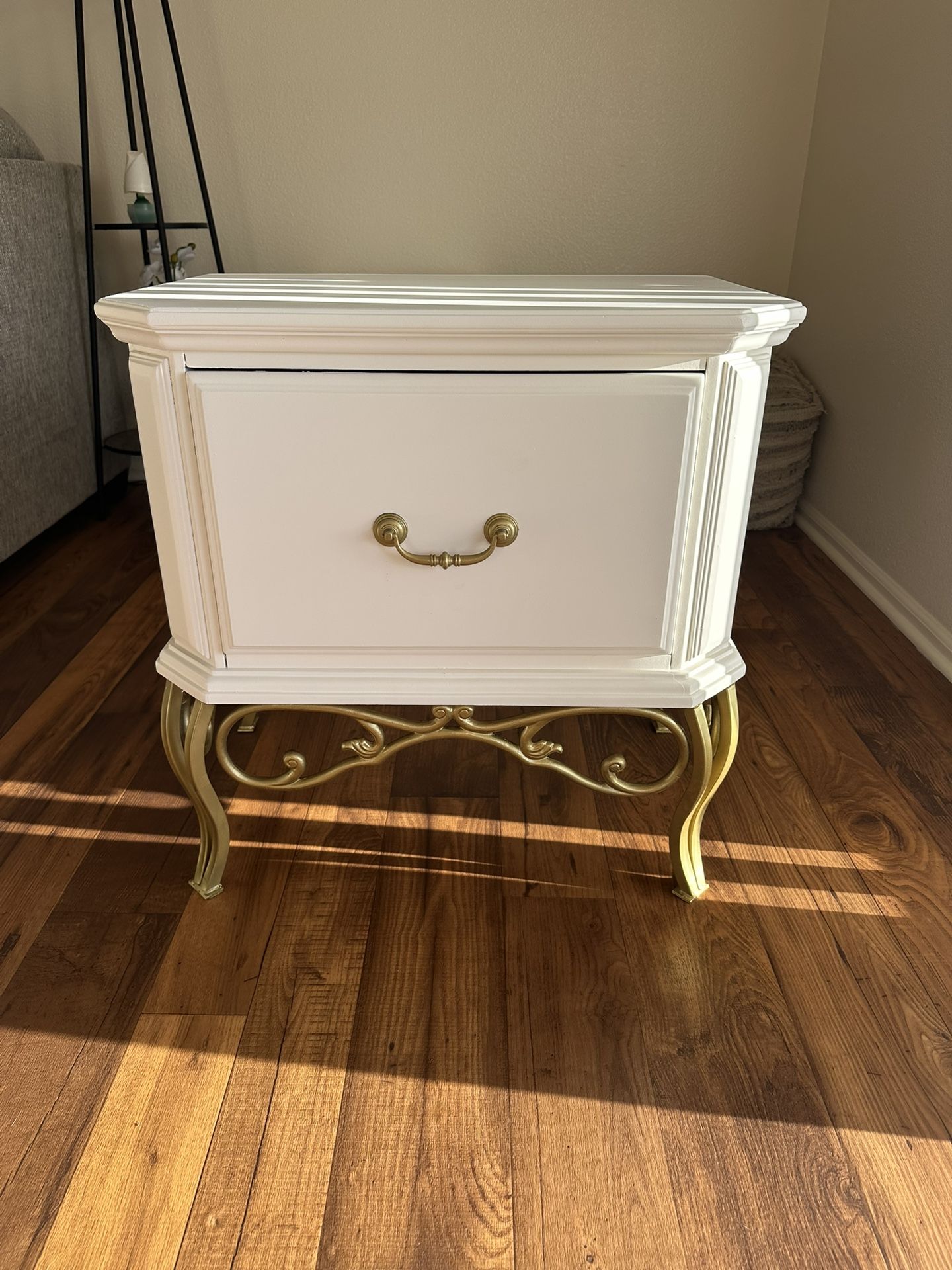 Antique White Nightstand/End Table