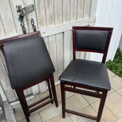 4 Foldable bar Stools