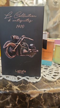 La Collection D'Antiquités 1910 Eau De Parfum by Lattafa Pride