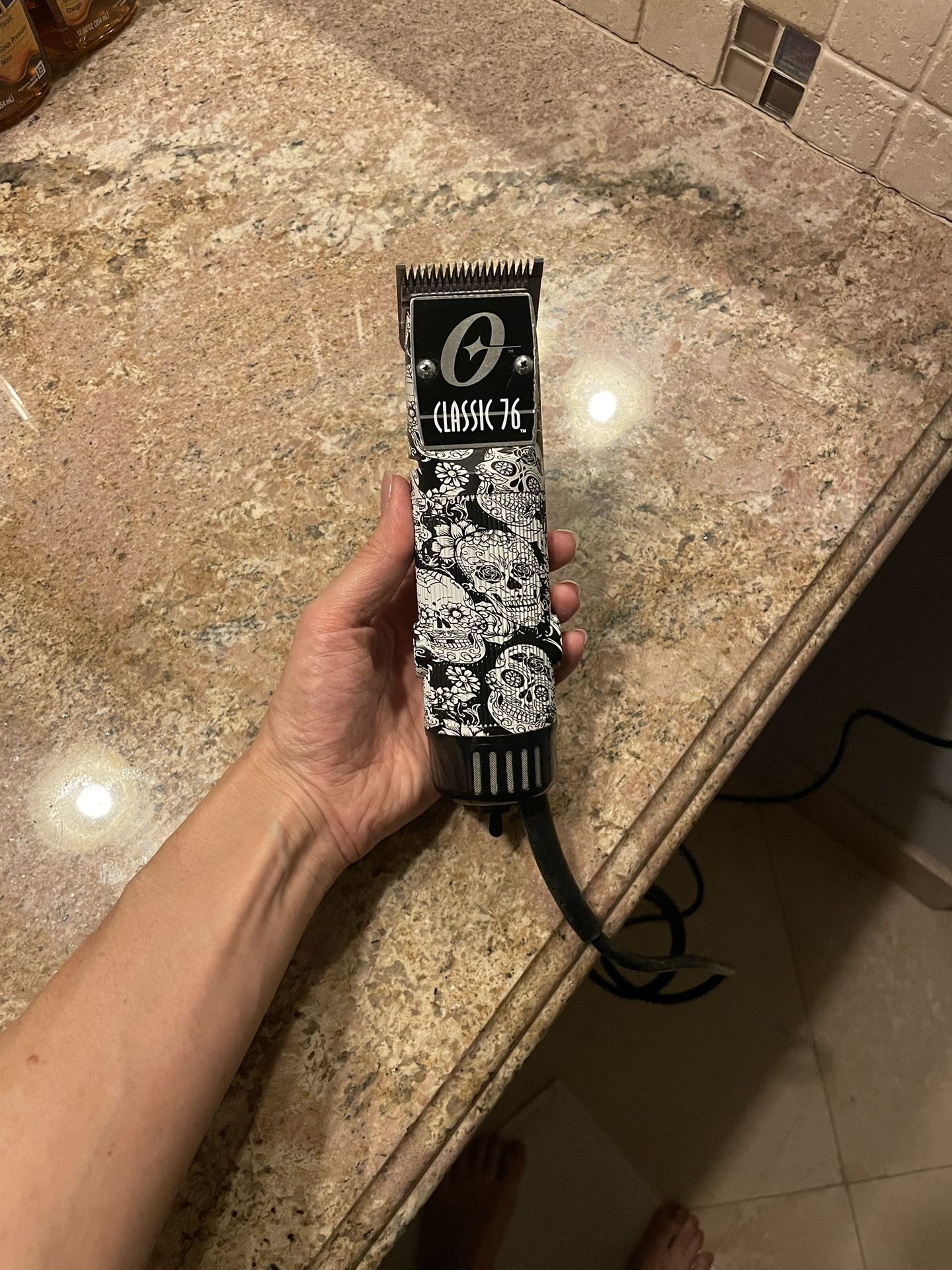 Oster Classic 76 Skull Design Professional Hair Clippers