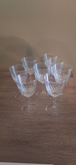 Set of 8 Crystal Diamant wine glasses