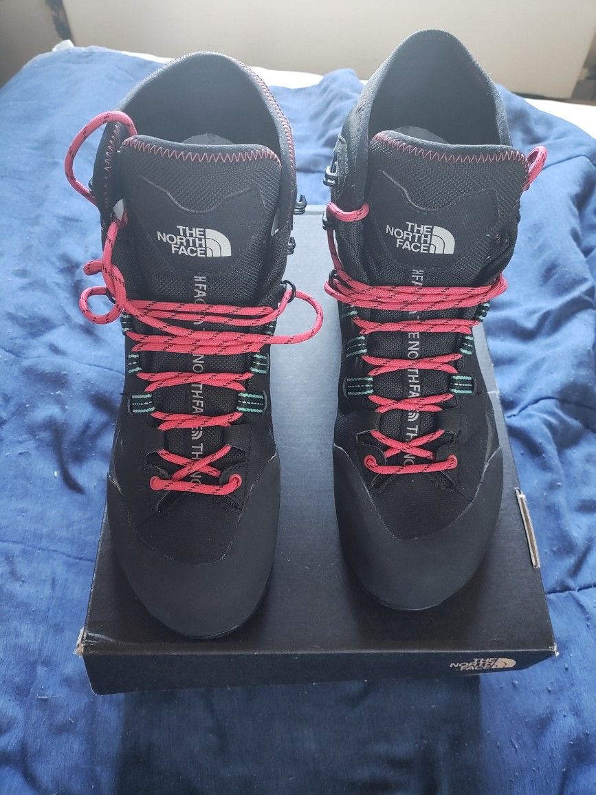 The Northface Men's Summit Breithorn Futurelight Waterproof Winter Boots Hiking Size 9 retail $280