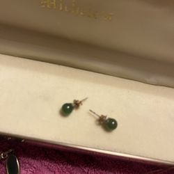 Jade Necklace, Bracelet And Earrings Set 