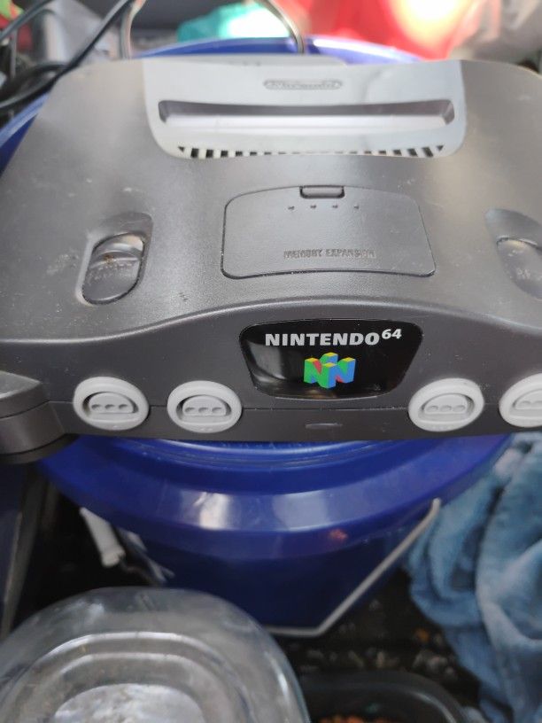 N64 2 Controllers 4 Games Best Offer Gets It