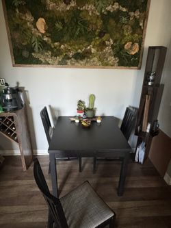 Dining room table