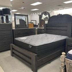 Brinxton Black Panel Bedroom Set