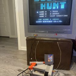NES + 13” RCA CRT TV | Mario + Duck Hunt | Zapper | Tested Working