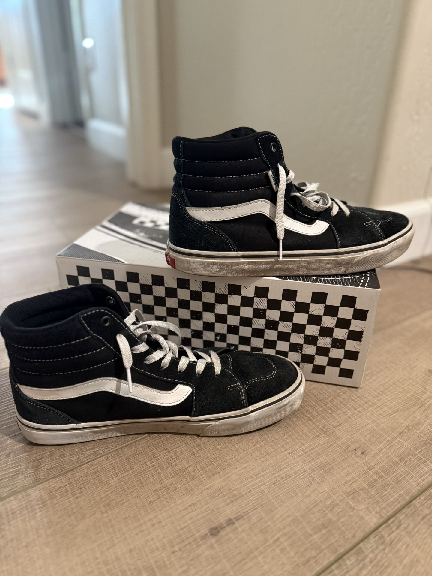 Men’s Van’s - Size 9.5