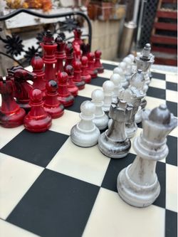 Epoxy large chess pieces