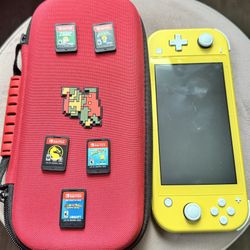 USED Nintendo Switch LITE + Case and 5 games