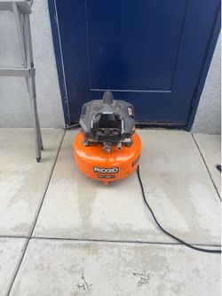 Rigid air Compressor 6 gal 150 psi