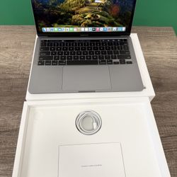 Apple 2022 MacBook Pro 💻 M2 8Gb/256 SSD Laptop Touchbar 