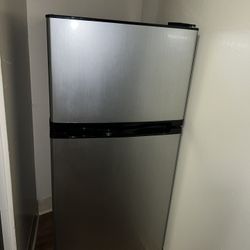 Insignia Mini Fridge With freezer
