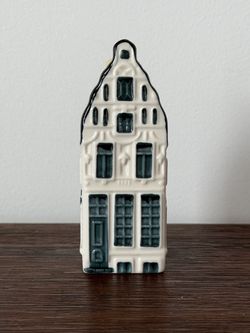 KLM Bols Amsterdam Delft Blue Miniature House #10 35ml Collectible. SEALED