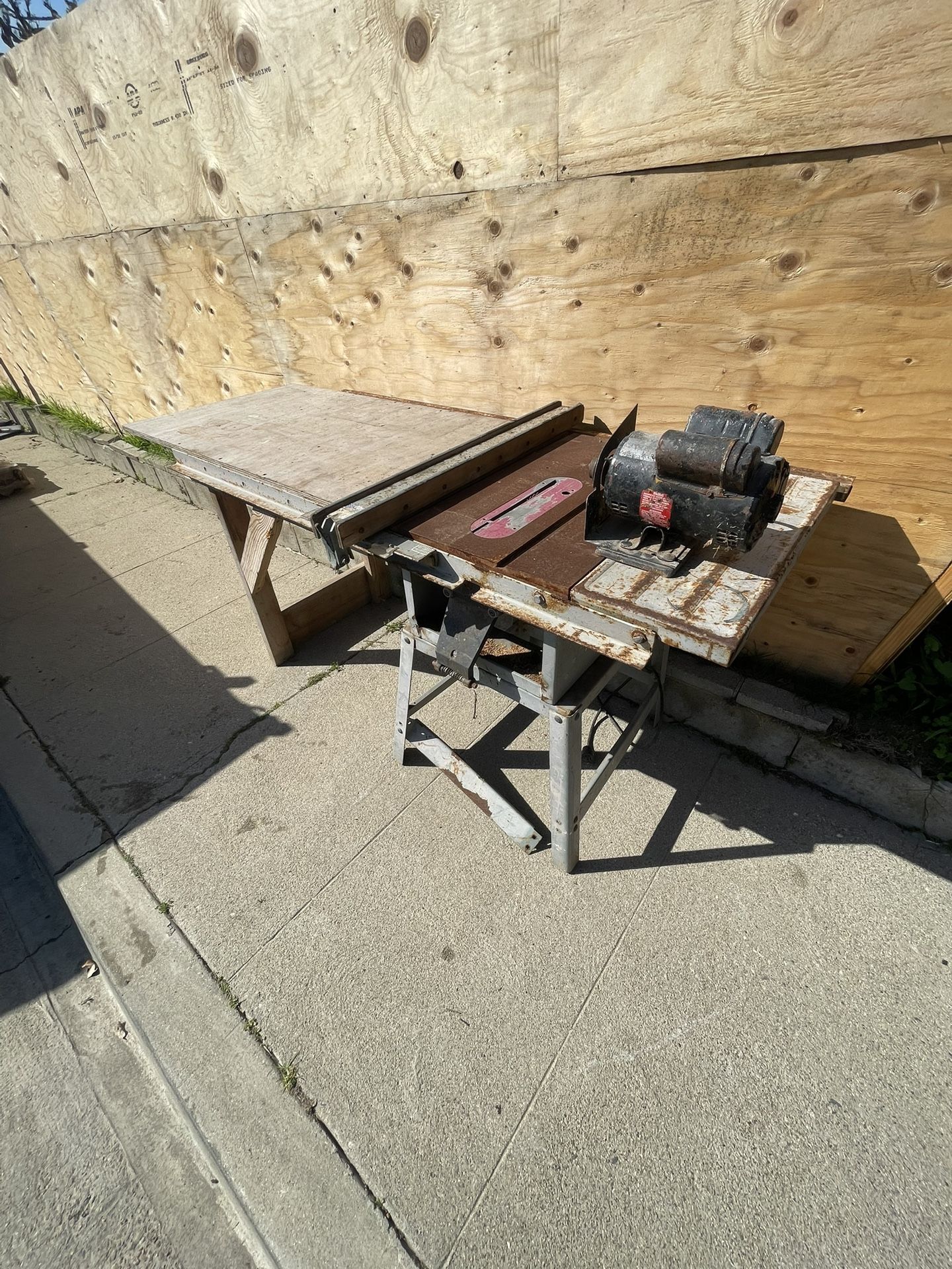 Table Saw Delta