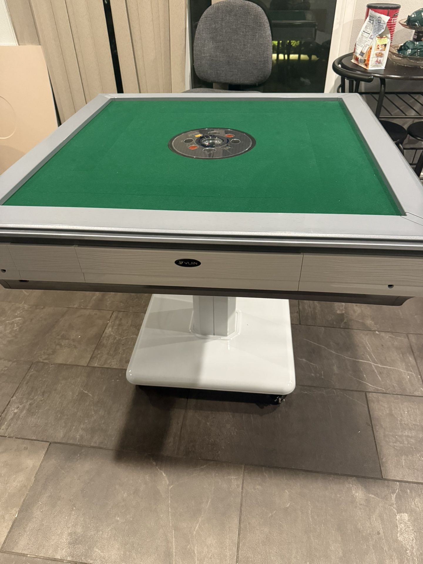 Automatic Mahjong Table