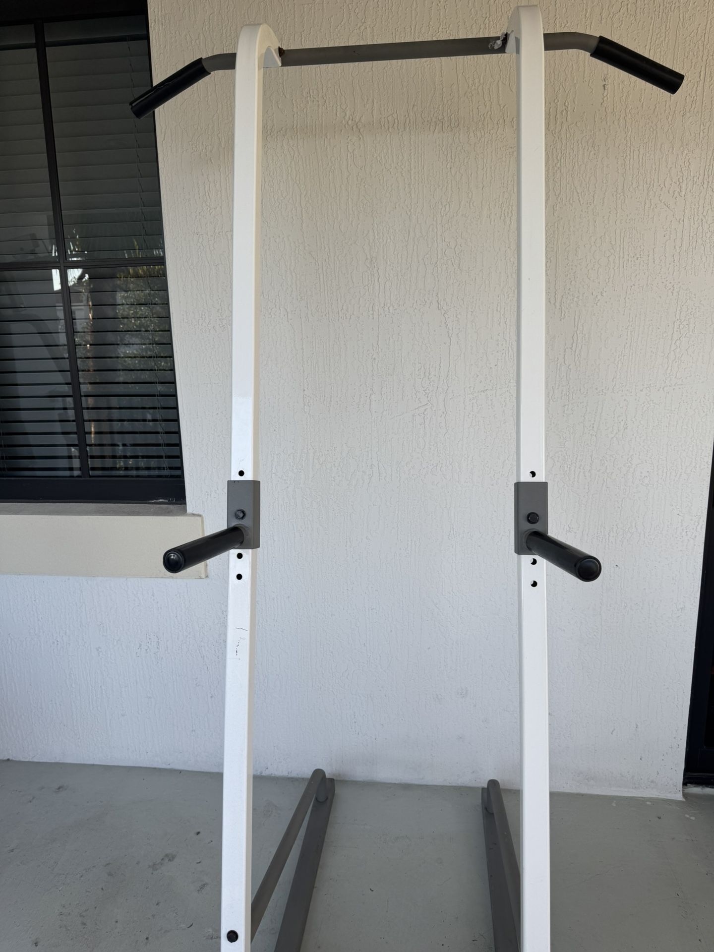 Pull Up And Dip Equipment