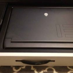 Alienware m15 Ryzen Ed. R5 Gaming Laptop w/ RTX 3070 & 1TB SSD(RAISING PRICE SOON AS ONES OM EBAY SELL FOR HIGHER PRICES EACH WEEK, SEE LAST PIC)
