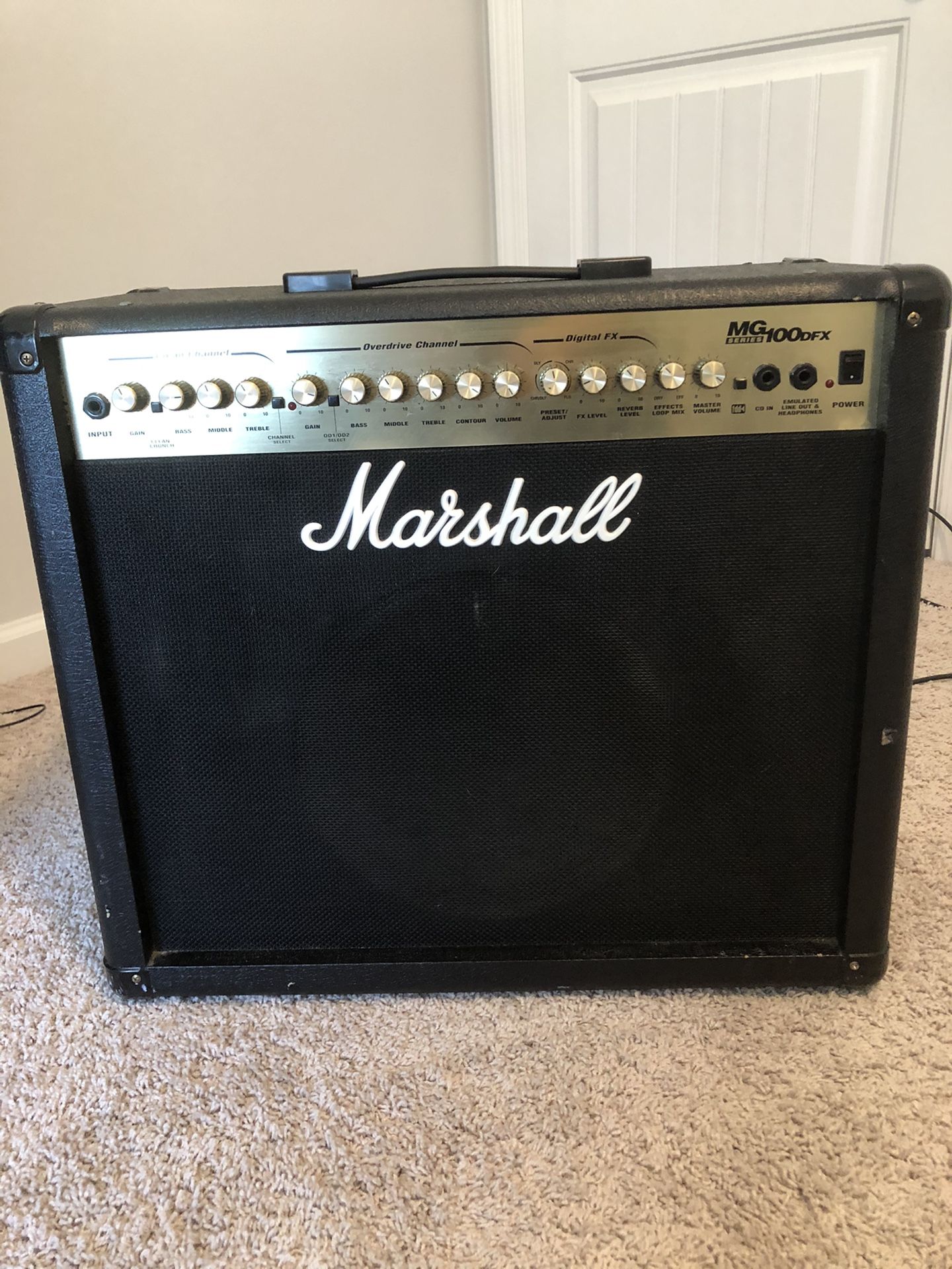 Marshall Mg 100 Dfx