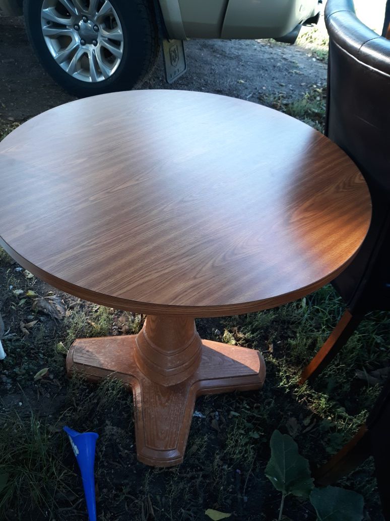 Table, 30" diameter and 30" tall