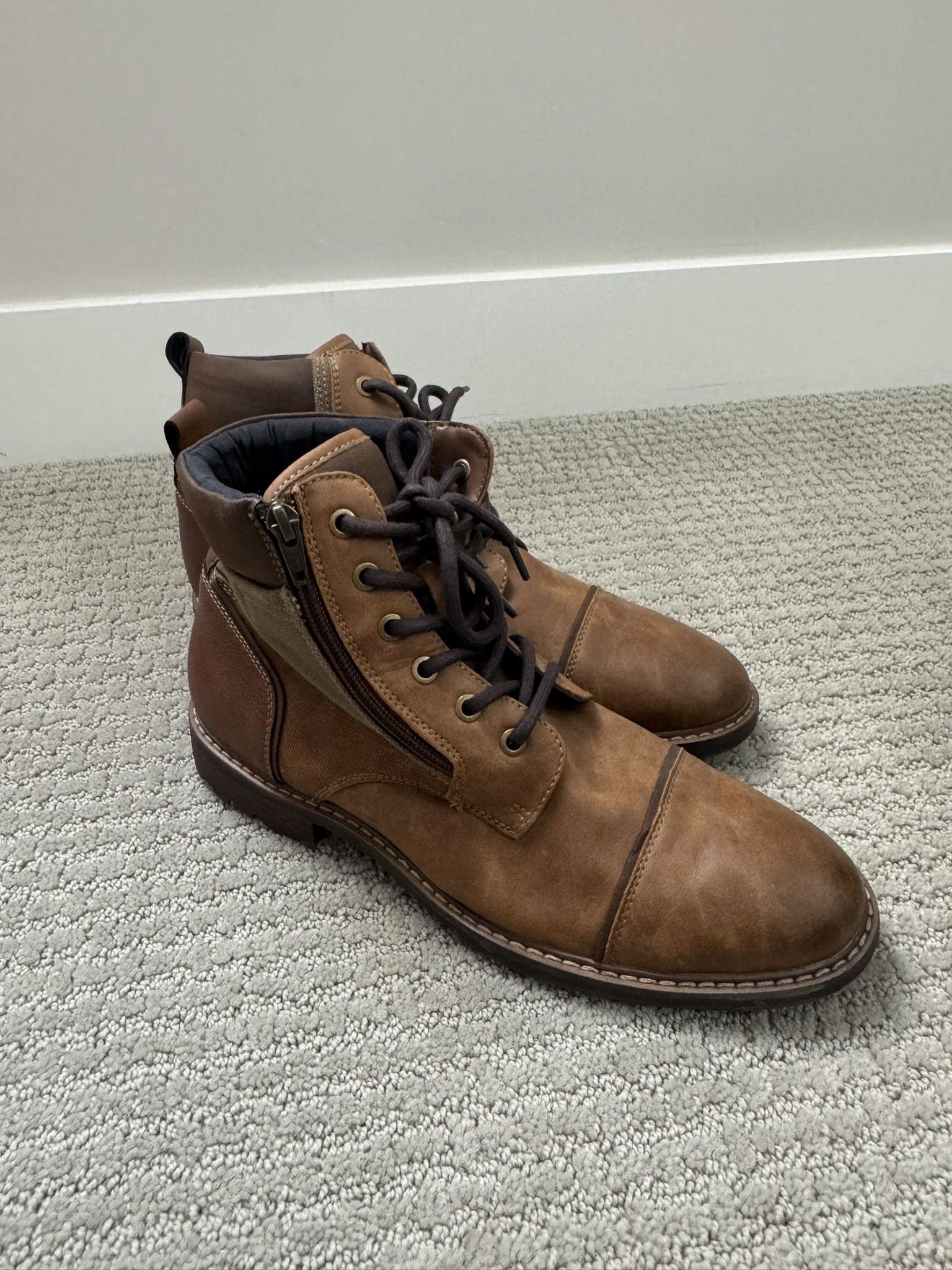 Men's Boots Size 9 Never Worn 