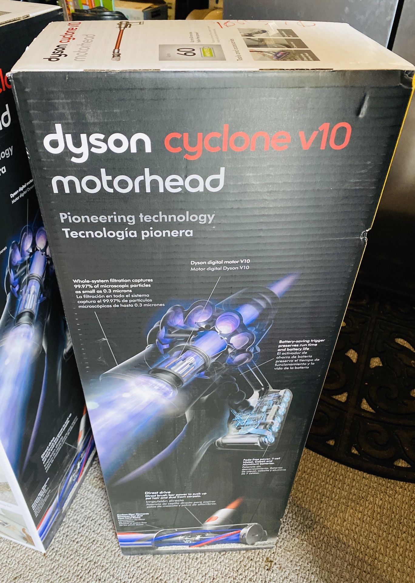 Dyson Cyclone V10 Vacuum (brand new!)