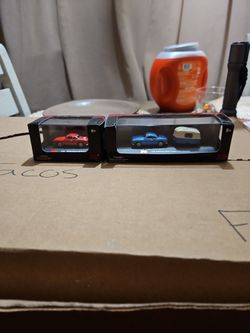 Malibu International 1:87 Scale VW Karmann-Ghia Coupe With Caravan 