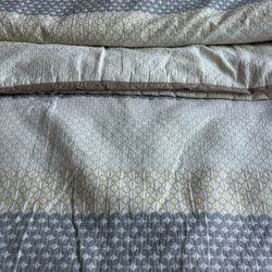 Comforter Queen Size Bed $5