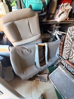 03-07 Infiniti g35 coupe rear seats