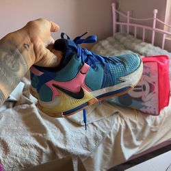 Kids 4.5 Youth LeBron Basketball Shoes