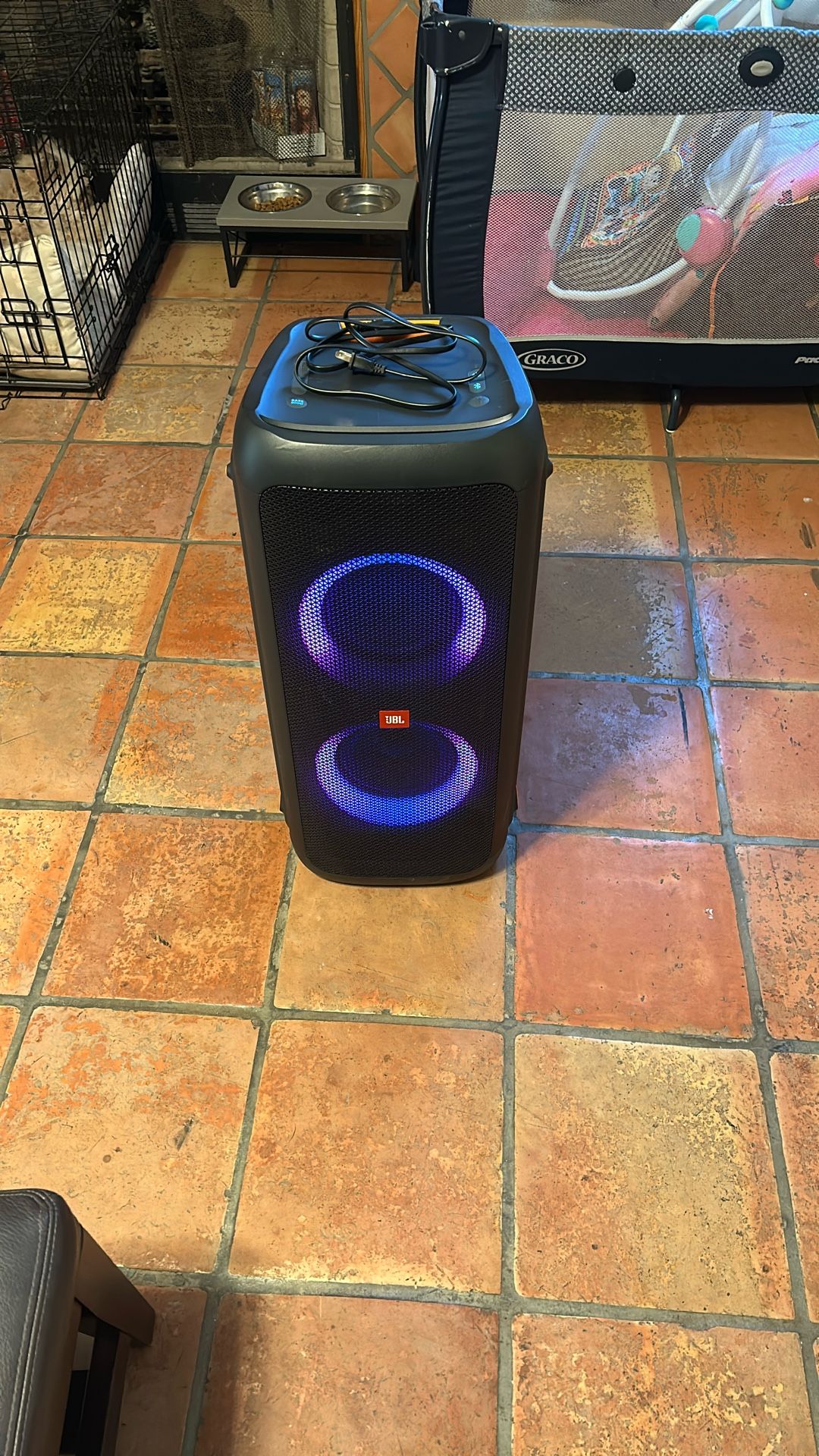 JBL 300 Bluetooth Speaker