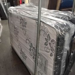New Deluxe Brand Twin Size 