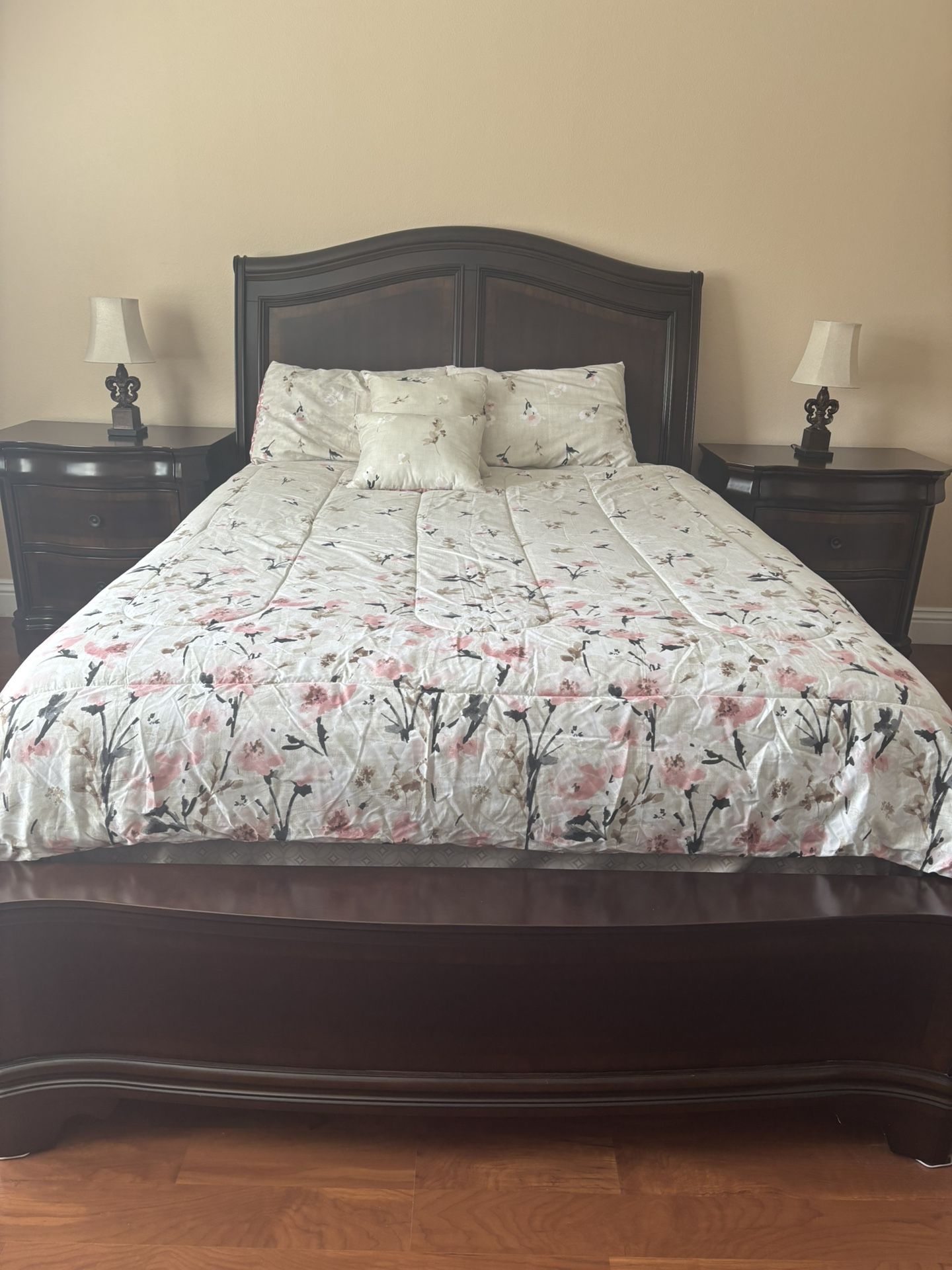 6 Pieces Queen Bedroom Set With Mattress