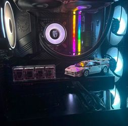 specs: i7 10700k,5070, 16 gb ram aio cooler unify motherboard 4tbssd m2ssd