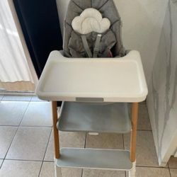 Skip  And Hop Highchair...neutral Color..can Be Used For Boy Or Girl..like New!