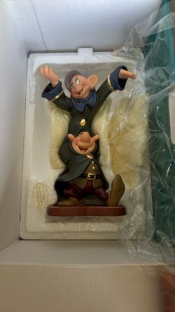 Walt Disney Figurine Dopey & Sneezy Dancing Partner
