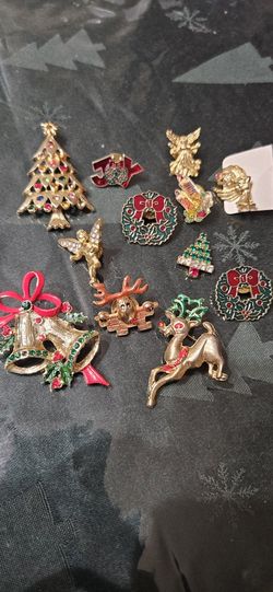 Chrismas Brooch Bando 