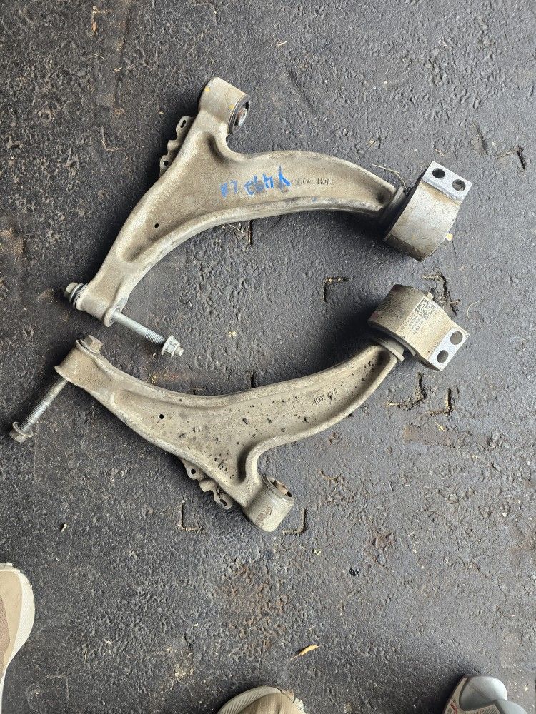 2013 to 2019 Cadillac XTS AWD set of front lower control arms.original GM part