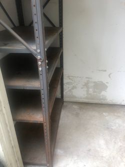 Free metal shelf