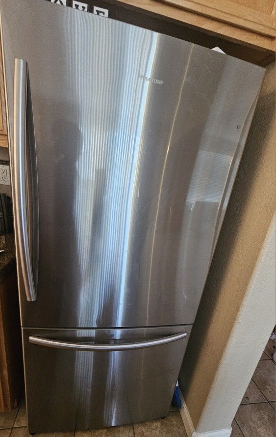 Hisense Refridgerator/Freezer