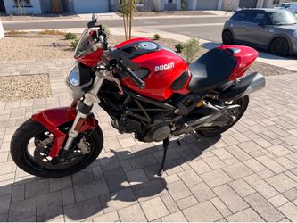 2012 Ducati Monster 696