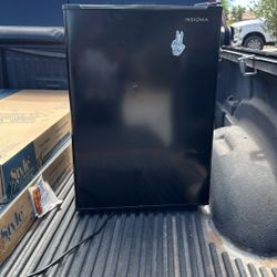 Mini fridge