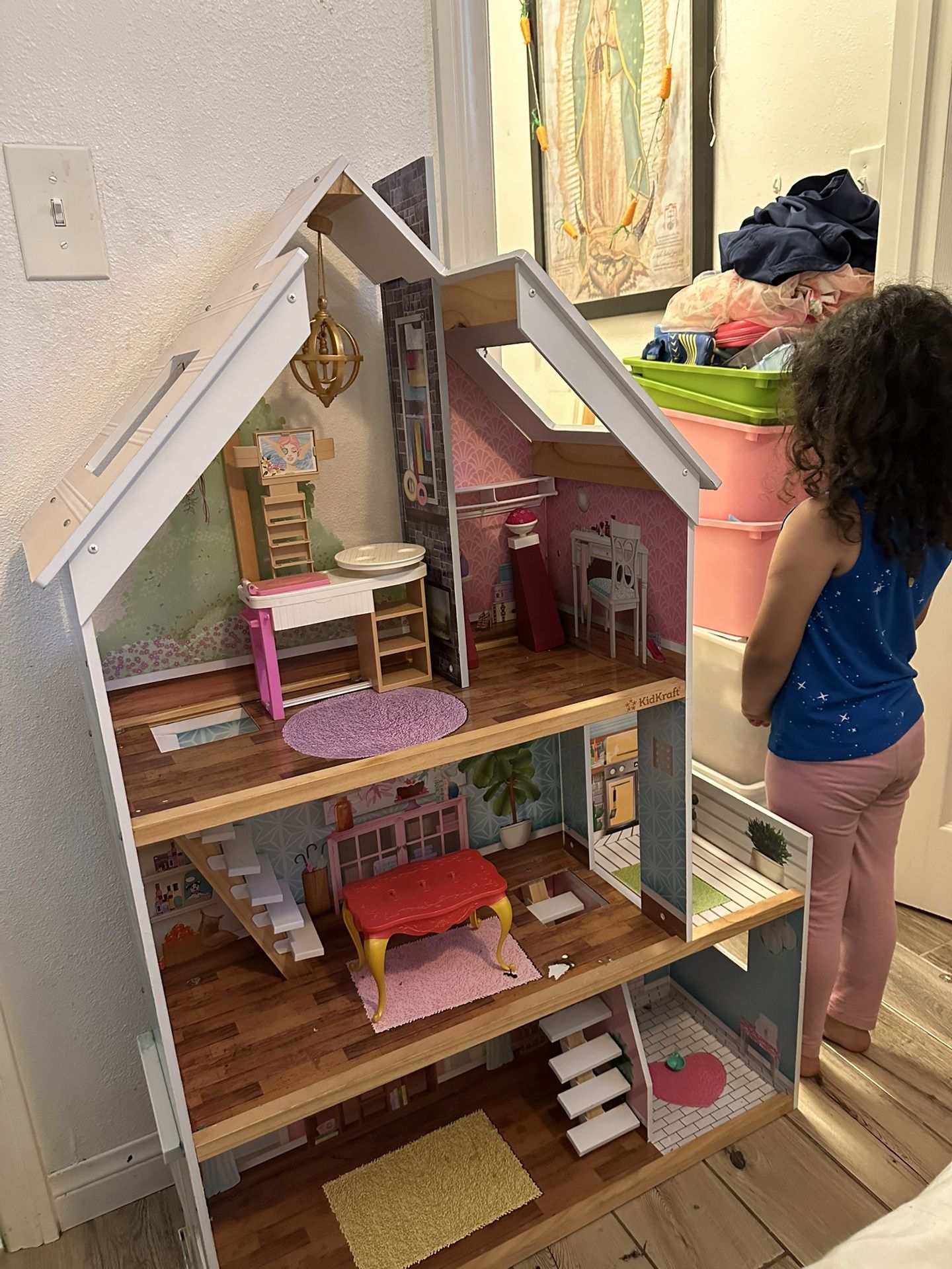 Kid Kraft Doll House