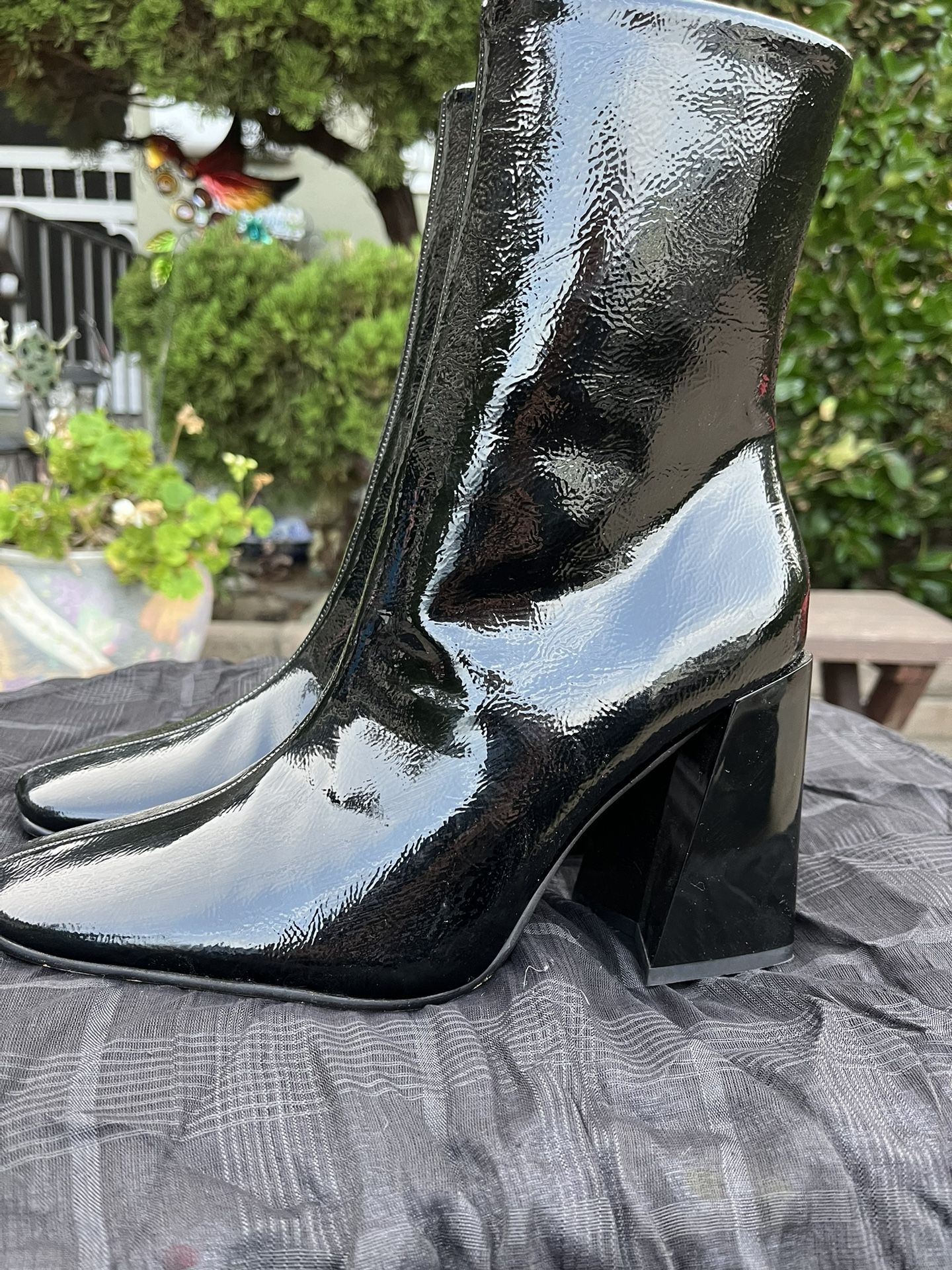 Black Boots