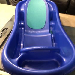 The First Years Bathtub For Newborn or Infant/Toddler
