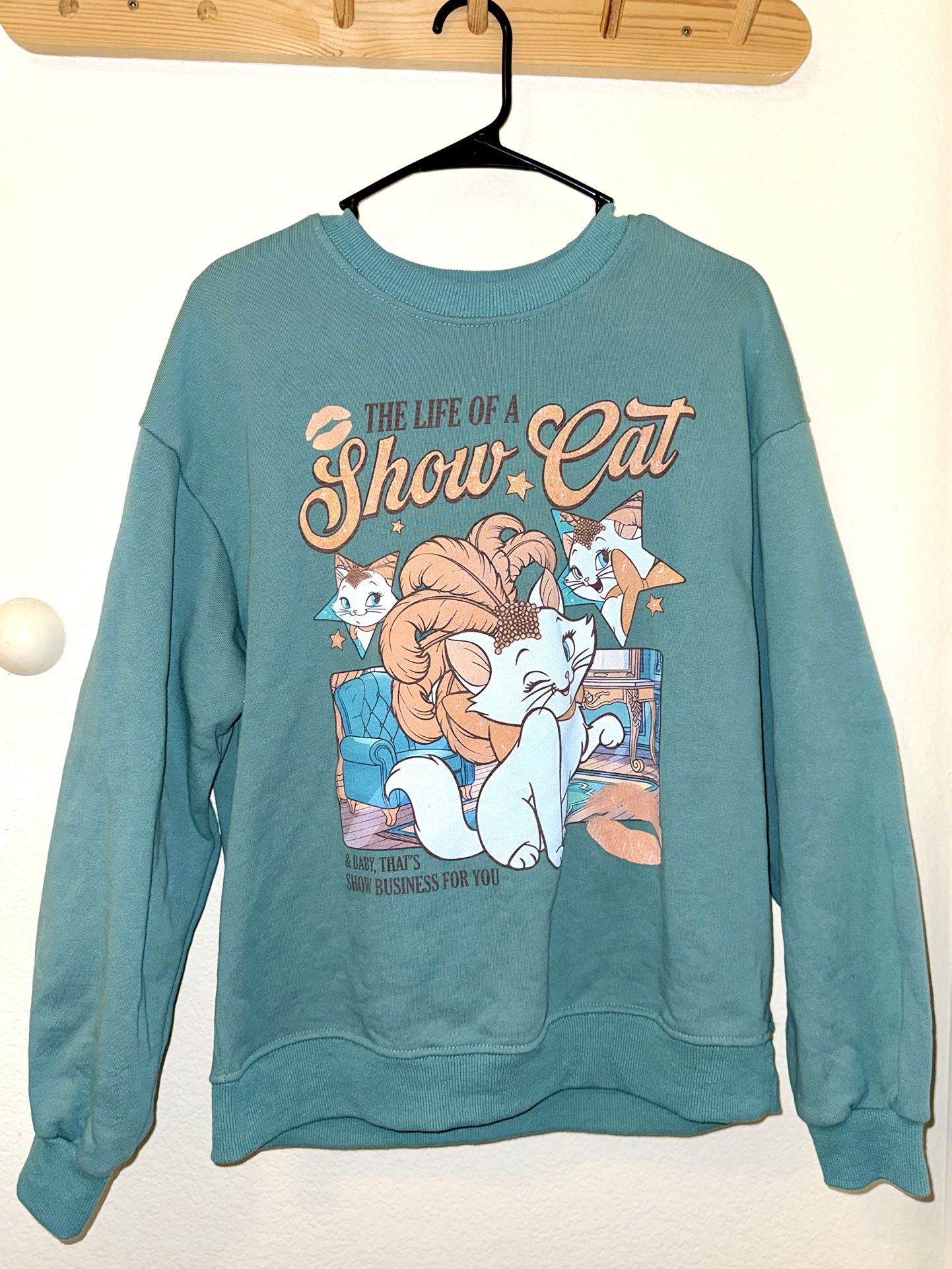 Women’s The Life Of a Show Cat Sweatshirt (Size Small)