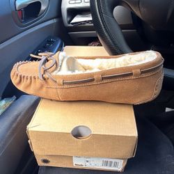 Ugg Loafers Woman’s Size 8