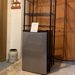 Whirlpool Dorm Refrigerator With Shelving 