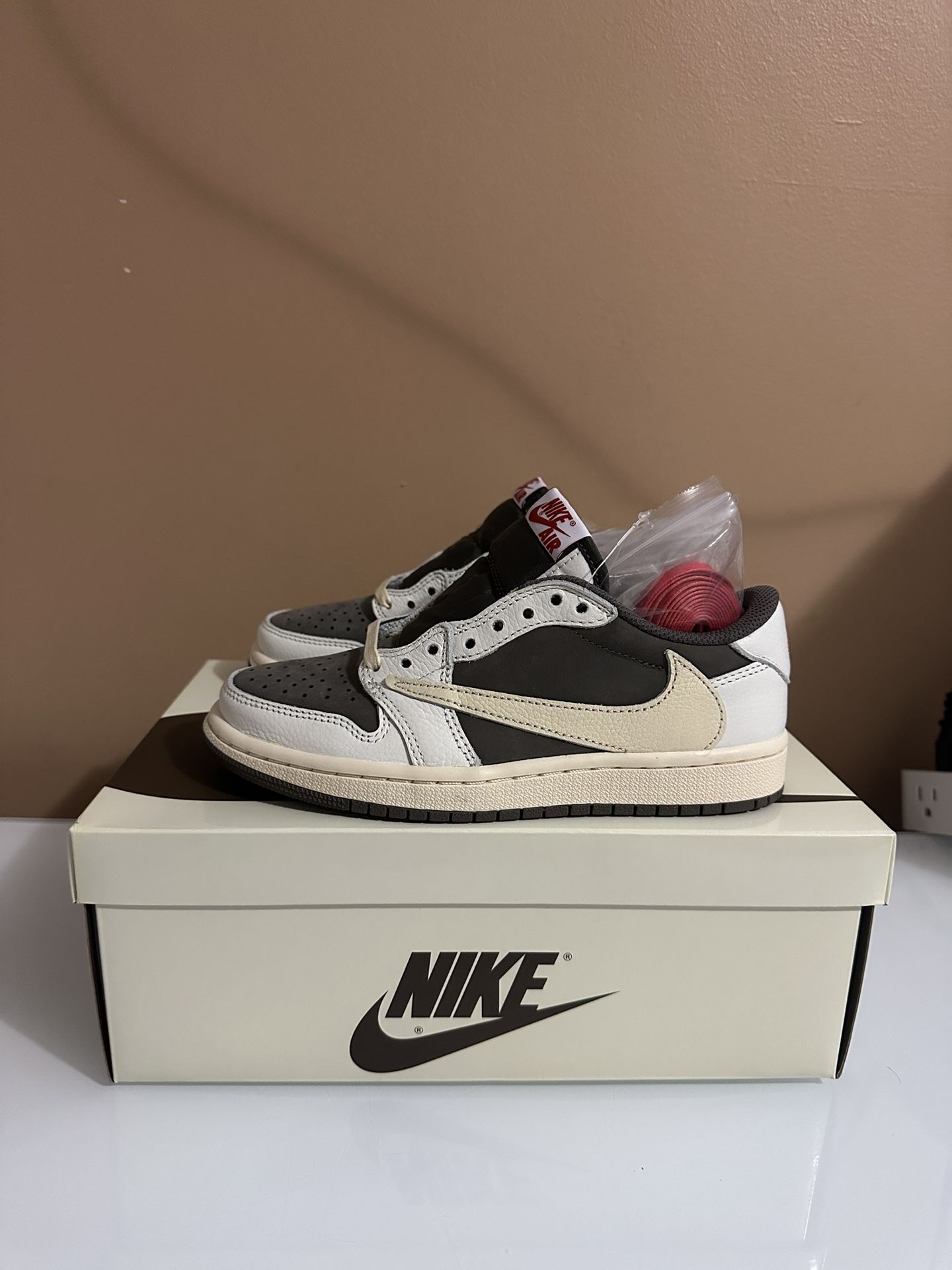 Travis Scott Jordan 1 Reverse Mocha
